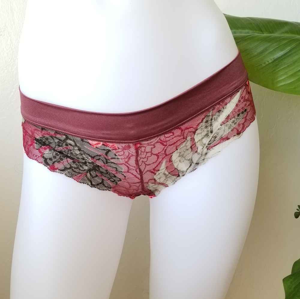 Victoria's Secret Pink Lace Cheekster panty S